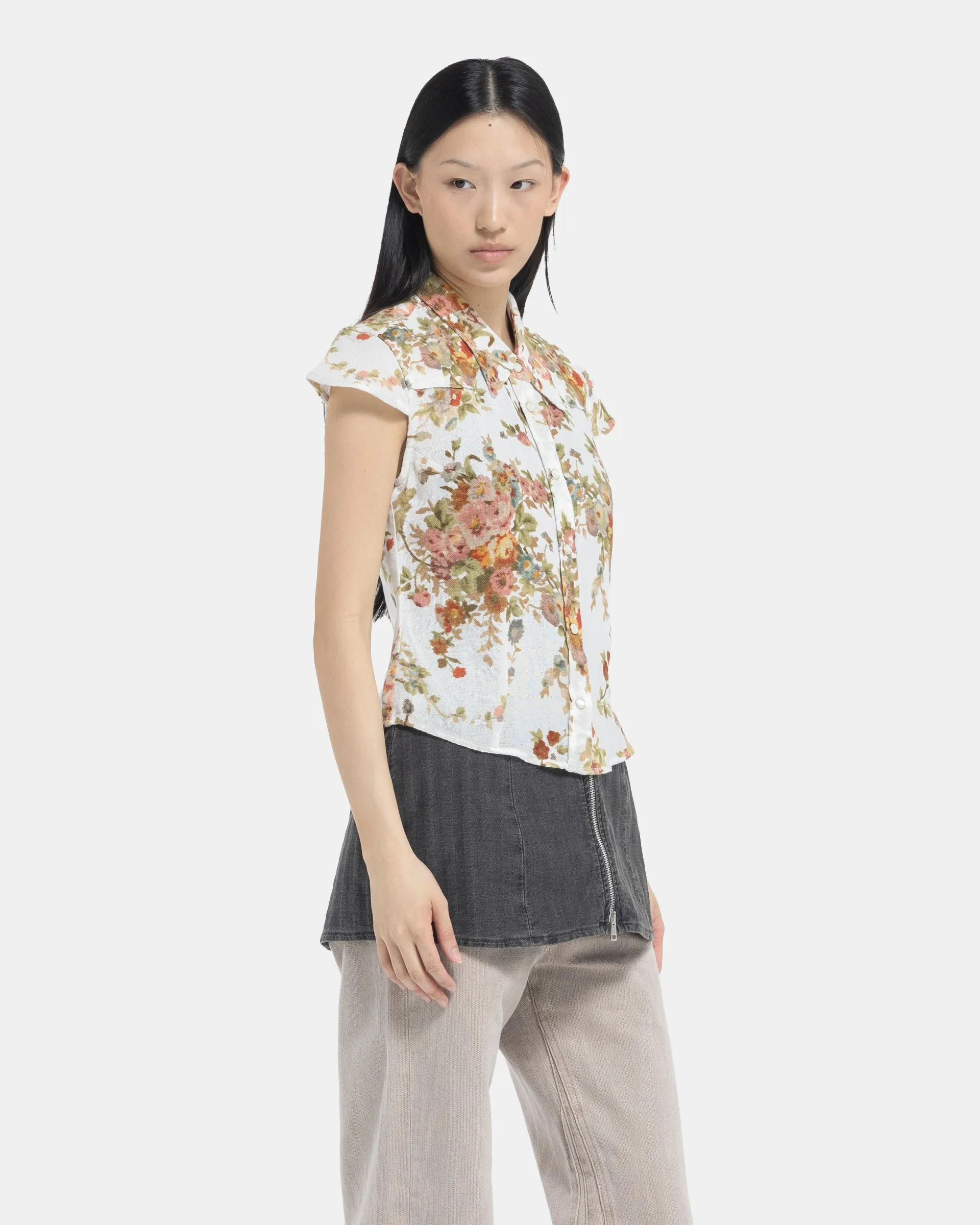 Daisy Shortsleeve Shirt in White Floral Tapestry